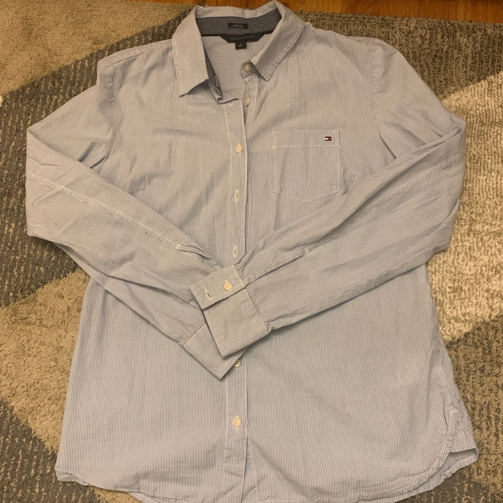 Tommy Hilfiger Women’s Classic Fit Dress Shirt in Light Blue Pinstripe (Size M)